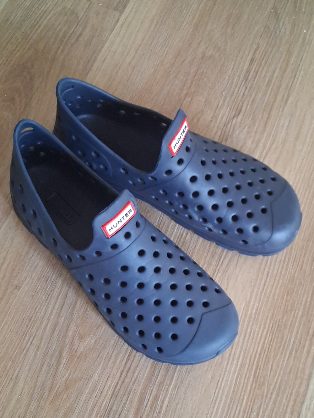 Hunter Men's Navy Perforated Slip-On Sandals with Red Logo Tab